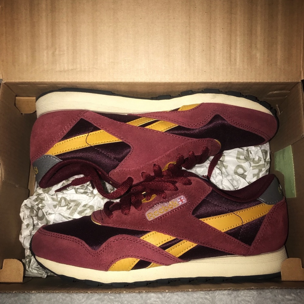 CL Nylon 80 Vintage Classic Reebok. Women Size 7